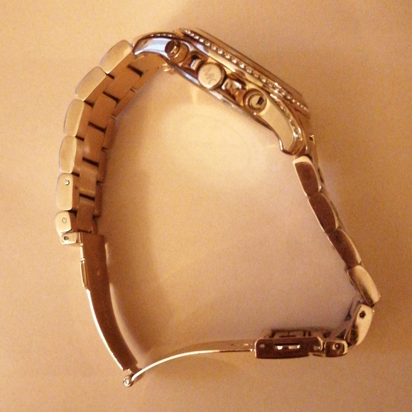 Michael Kors Runway Rose Gold-Tone Watch - Picture 7 of 9